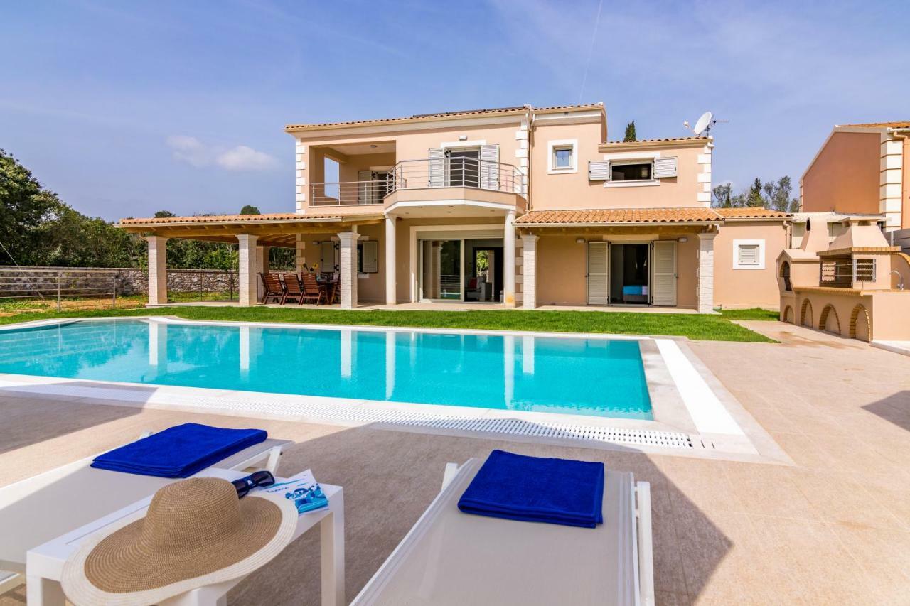 Villa Johnnie Poulades Екстер'єр фото