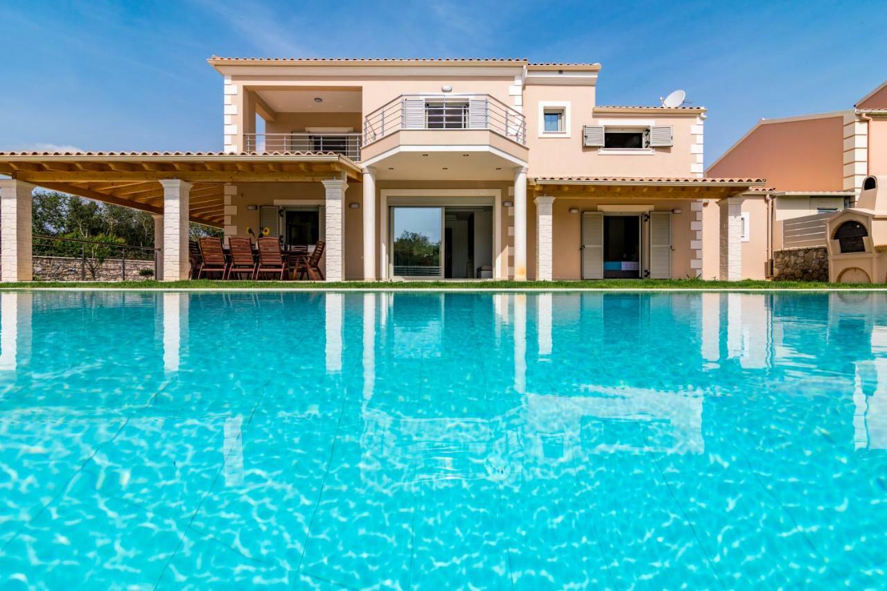 Villa Johnnie Poulades Екстер'єр фото