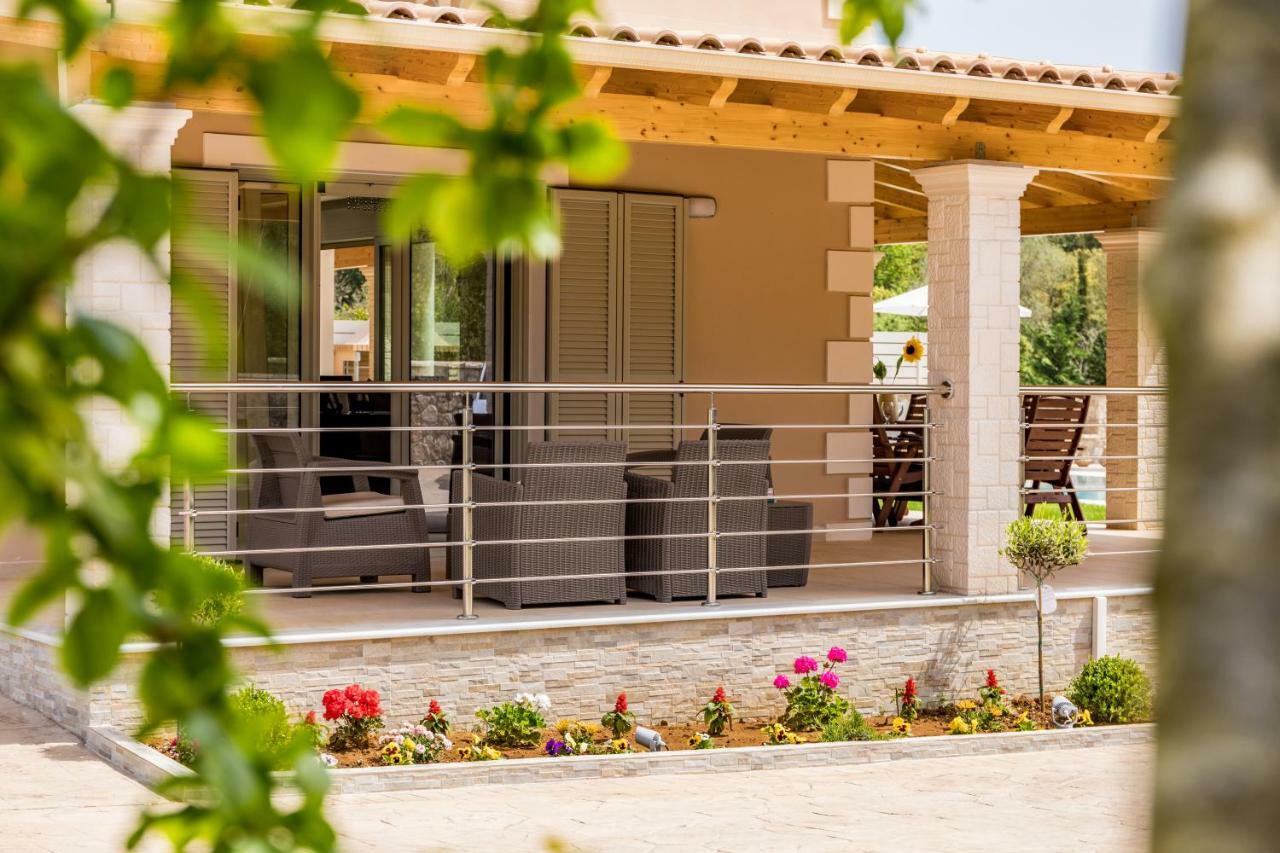 Villa Johnnie Poulades Екстер'єр фото