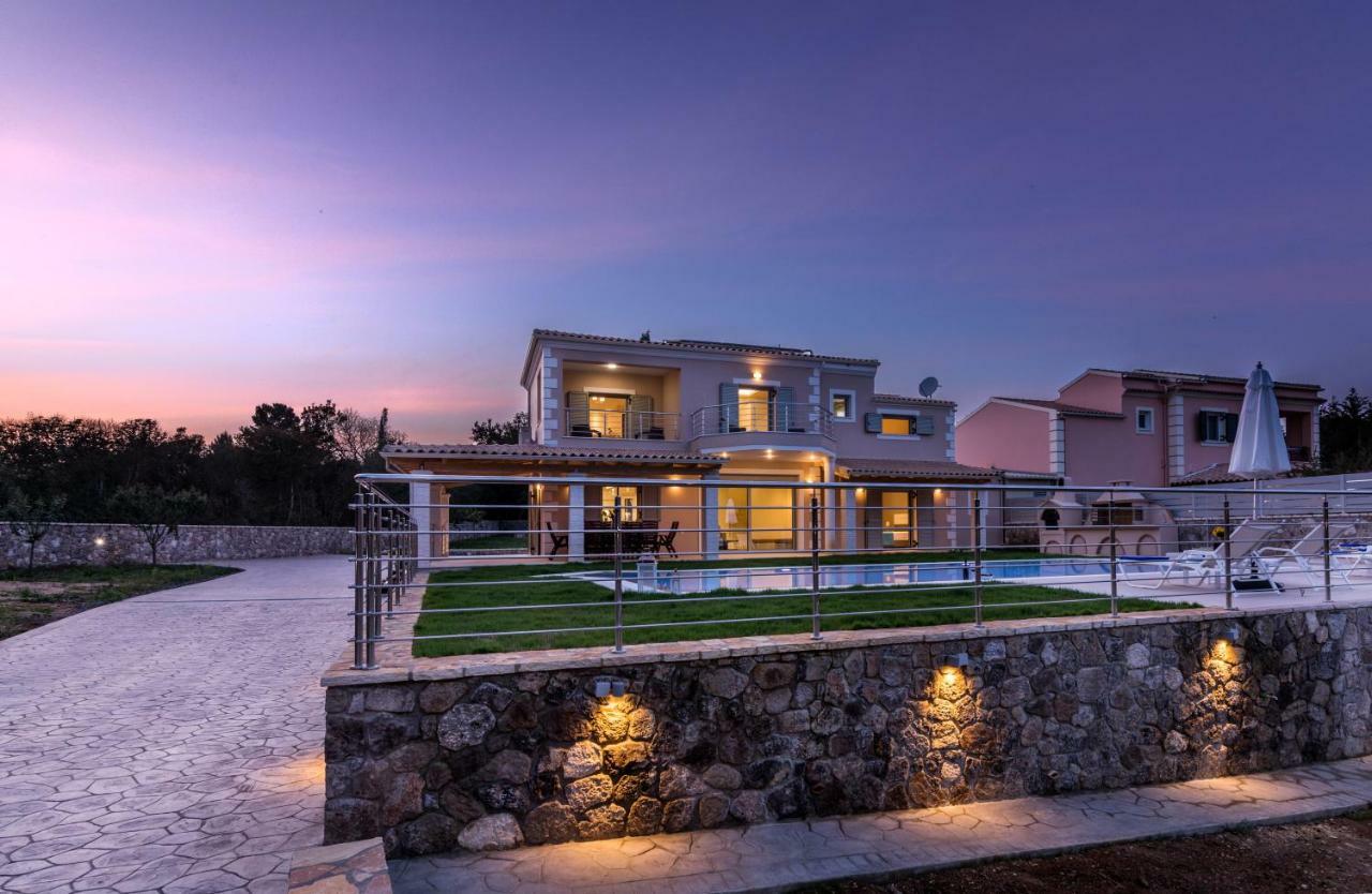 Villa Johnnie Poulades Екстер'єр фото