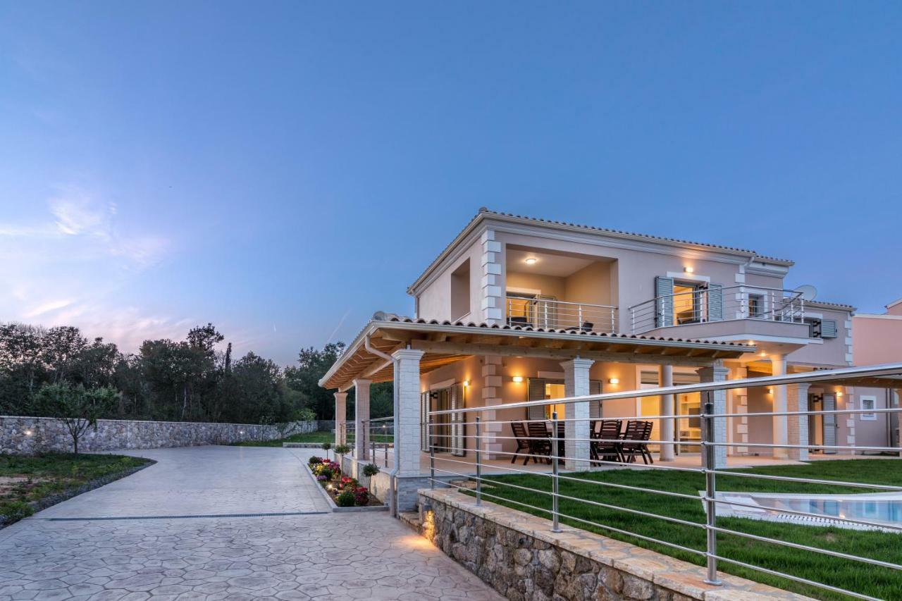 Villa Johnnie Poulades Екстер'єр фото